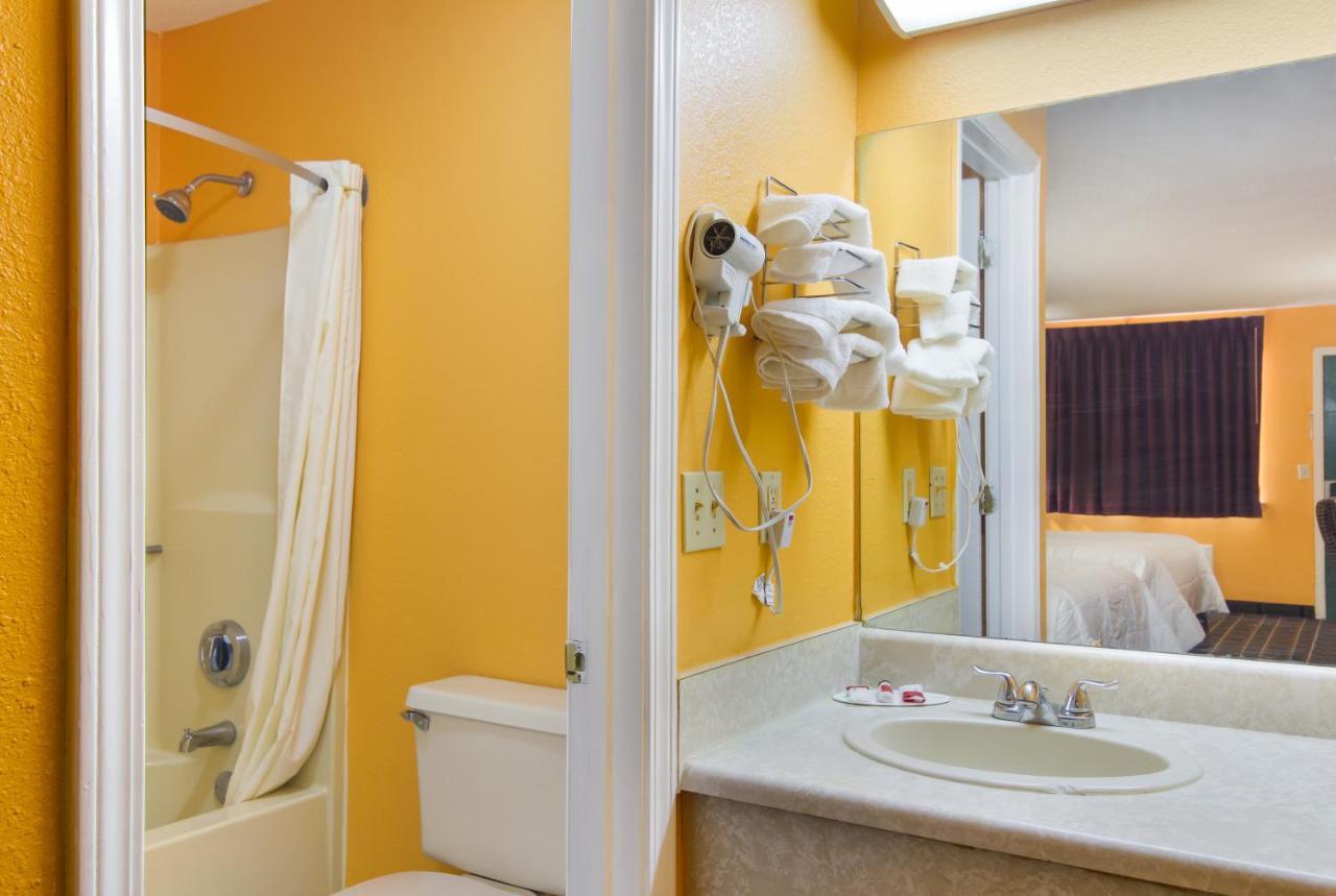 Americas Best Value Inn Darien Eksteriør billede