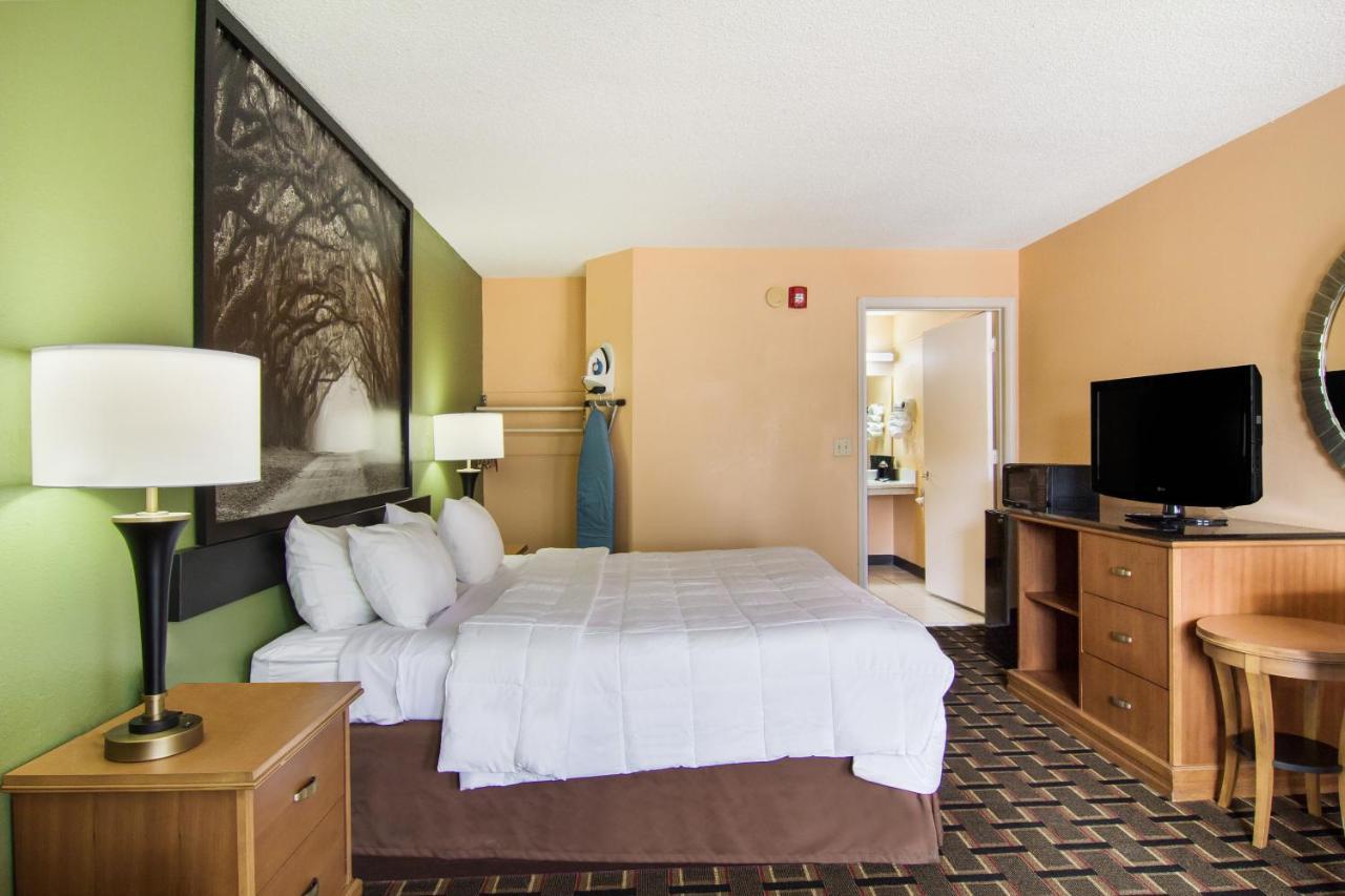 Americas Best Value Inn Darien Eksteriør billede